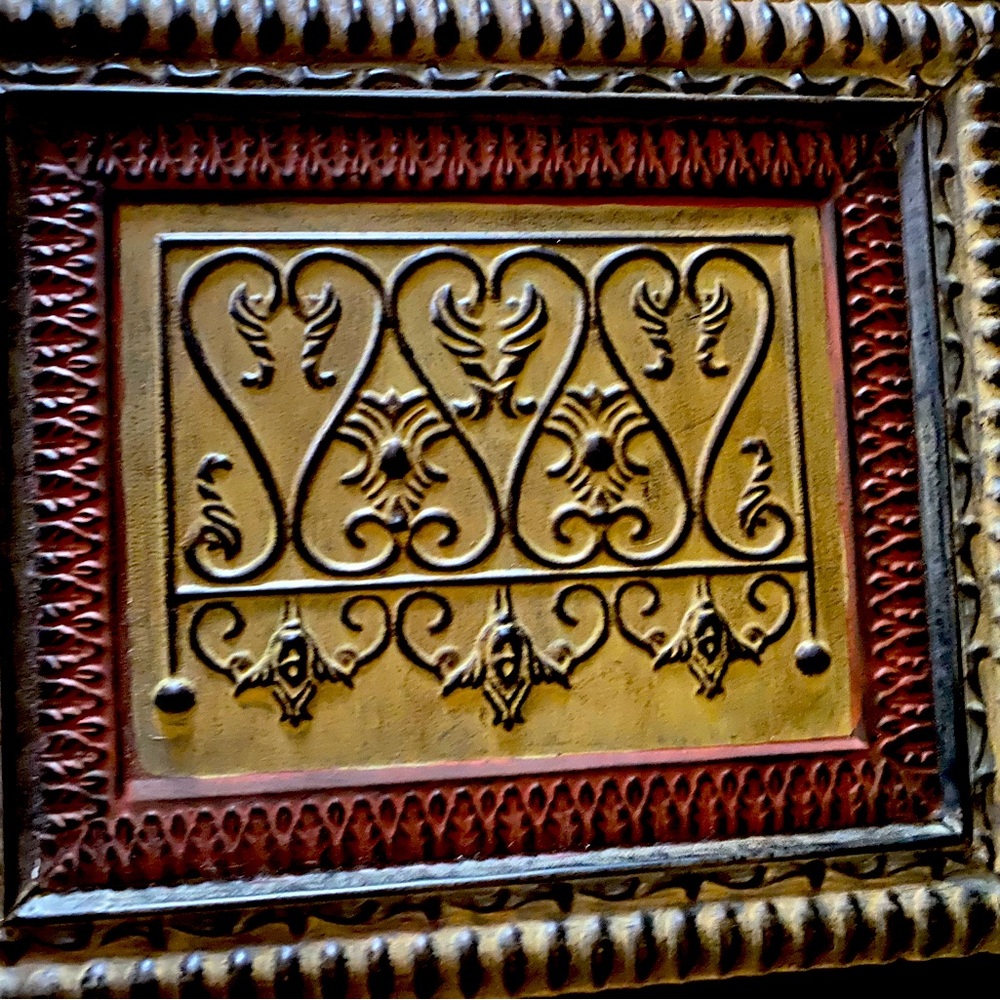 NWT Tuscan home decor.  Brand new three piece set-unique metal design 9”x12”.
